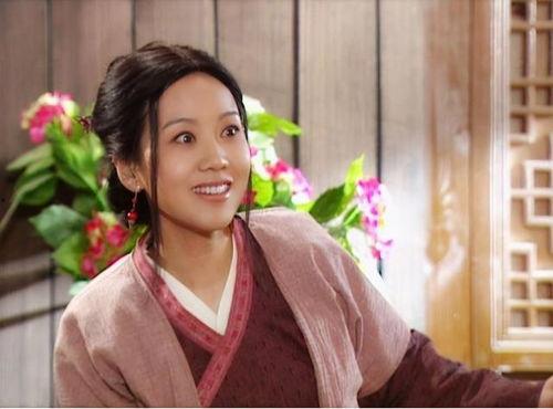 娱乐吃瓜妹闫妮小说,娱乐圈吃瓜女王，揭秘幕后故事